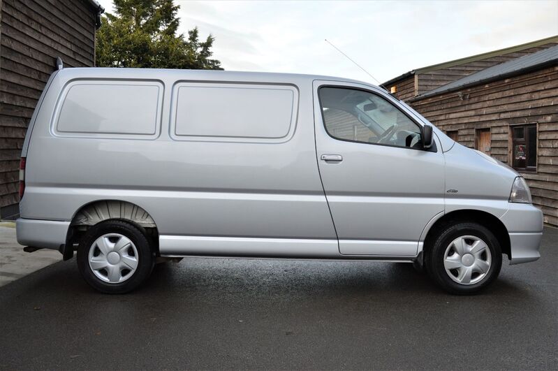 View TOYOTA HIACE 280 SWB 2.5 D-4D 120BHP PANEL VAN