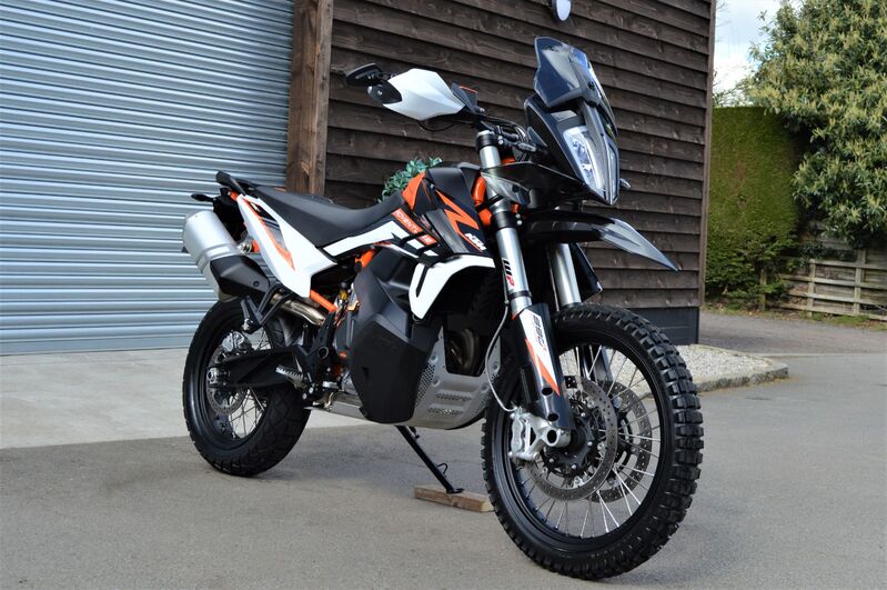 View KTM 890 ADVENTURE R  MOTORCYLE