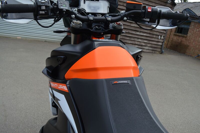 KTM 890 ADVENTURE