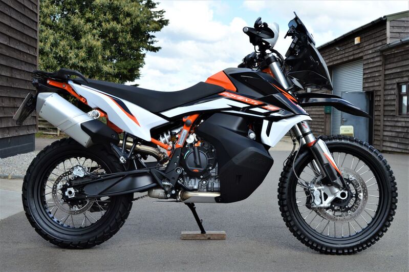 View KTM 890 ADVENTURE R  MOTORCYLE