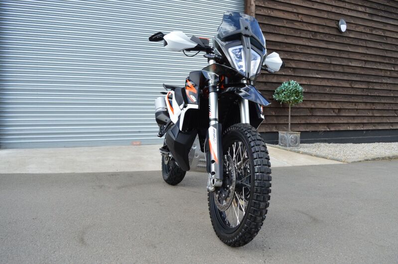 KTM 890 ADVENTURE