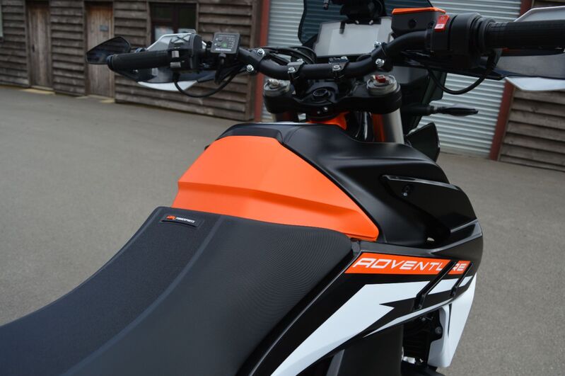 KTM 890 ADVENTURE