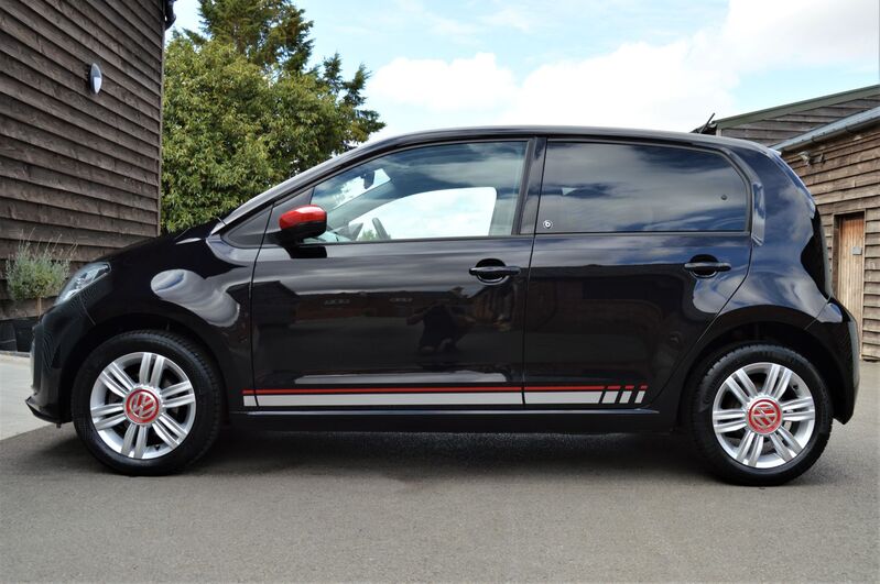 VOLKSWAGEN UP