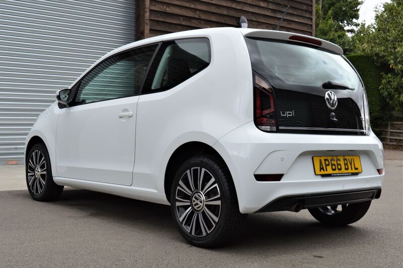 VOLKSWAGEN UP