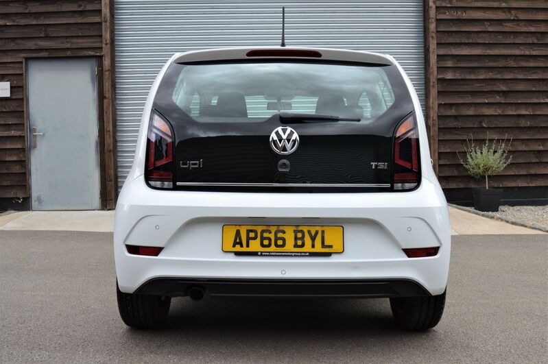 VOLKSWAGEN UP