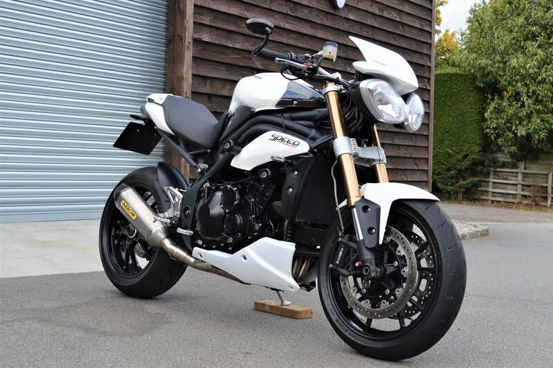 View TRIUMPH SPEED TRIPLE 1050 ABS MOTORCYCLE