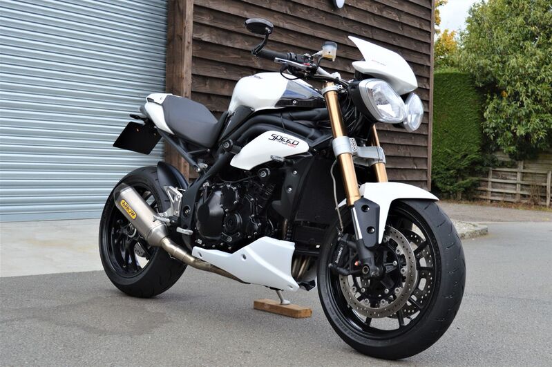 TRIUMPH SPEED TRIPLE 1050