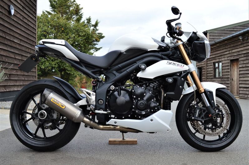 View TRIUMPH SPEED TRIPLE 1050 ABS MOTORCYCLE