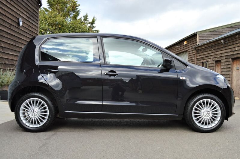 View VOLKSWAGEN UP 1.0 MPI 75PS HIGH UP 5 DOOR