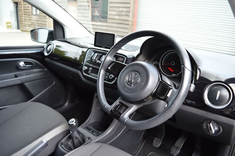 VOLKSWAGEN UP