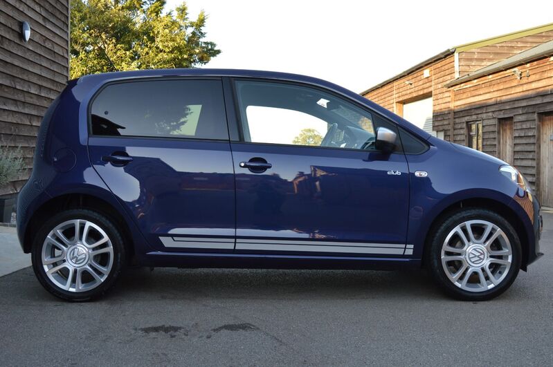 View VOLKSWAGEN UP 1.0 MPI 75PS CLUB UP 5 DOOR