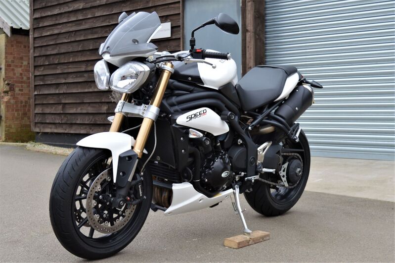 View TRIUMPH SPEED TRIPLE 1050 MOTORCYCLE