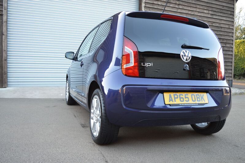 VOLKSWAGEN UP