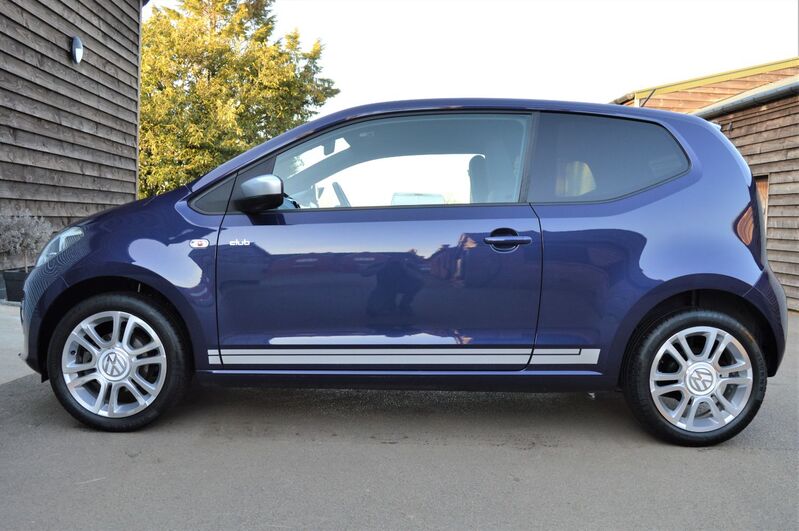 VOLKSWAGEN UP