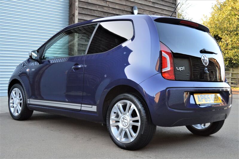 VOLKSWAGEN UP