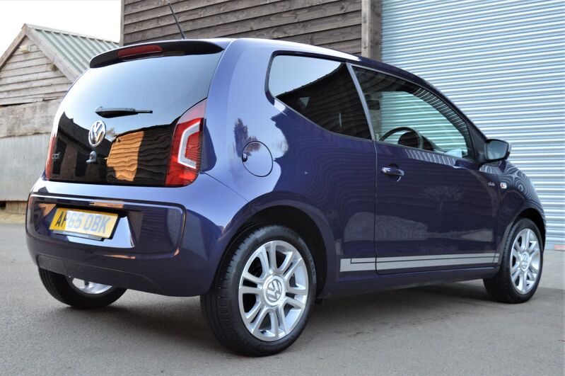 VOLKSWAGEN UP