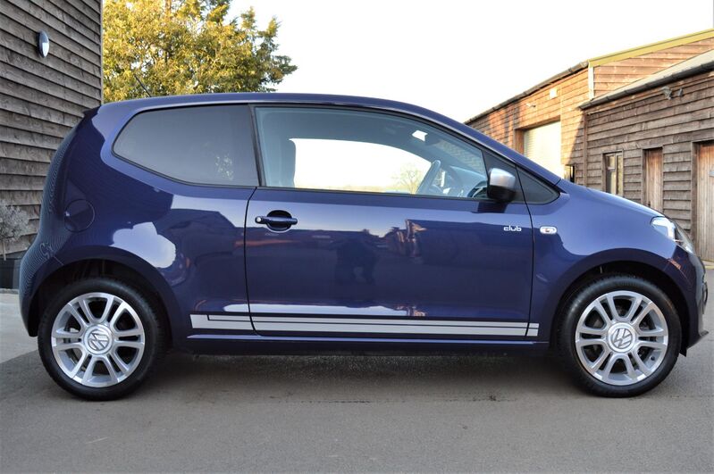 View VOLKSWAGEN UP 1.0 MPI 75PS CLUB UP 3 DOOR