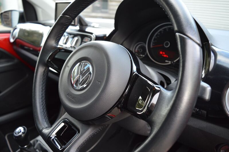 VOLKSWAGEN UP