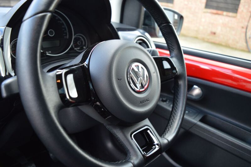 VOLKSWAGEN UP