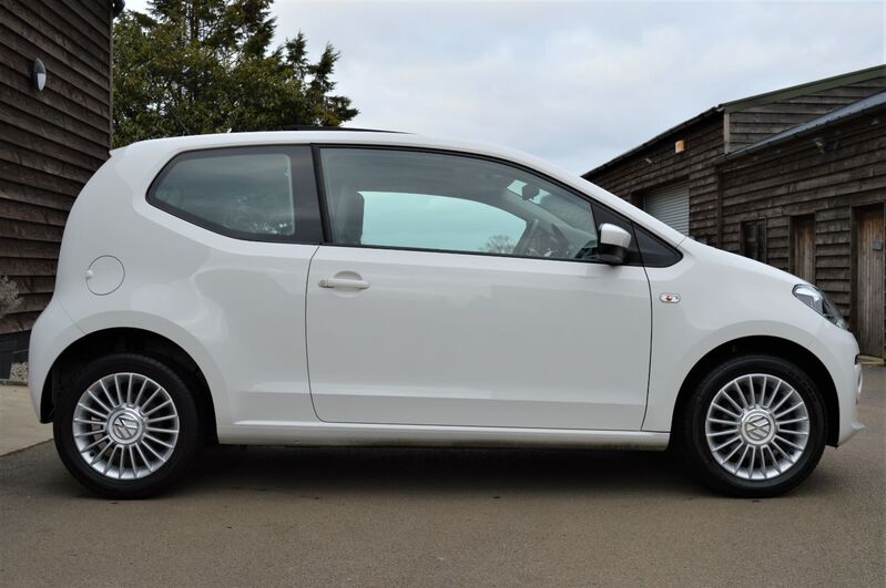 View VOLKSWAGEN UP 1.0 MPI 75PS HIGH UP 3 DOOR