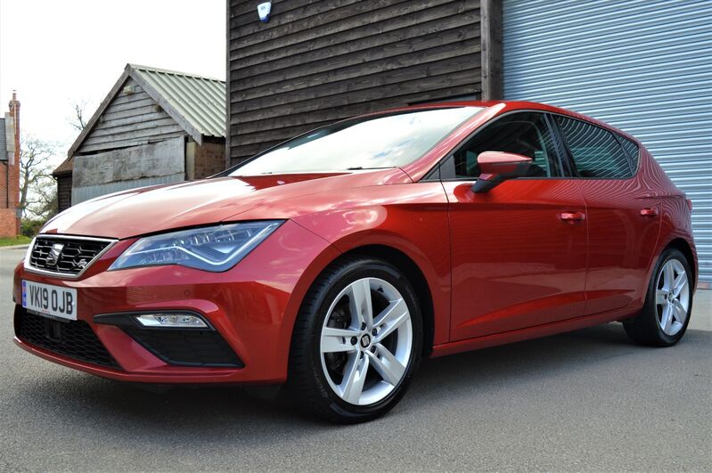 View SEAT LEON 1.5 TSI EVO FR 5 DOOR