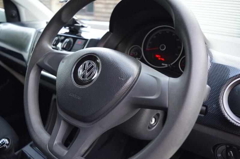 VOLKSWAGEN UP