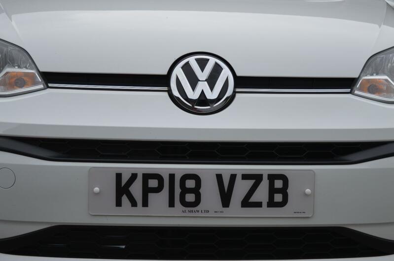VOLKSWAGEN UP