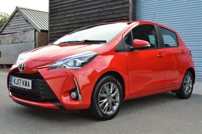 View TOYOTA YARIS VVT-I ICON TECH CVT AUTOMATIC 5 DOOR